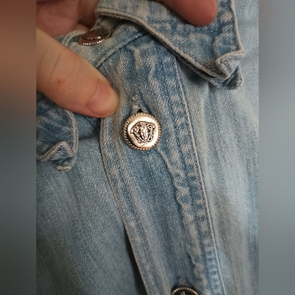 💙 Vintage '90s Versace Denim Western Button-Down Shirt - Picture 12 of 15